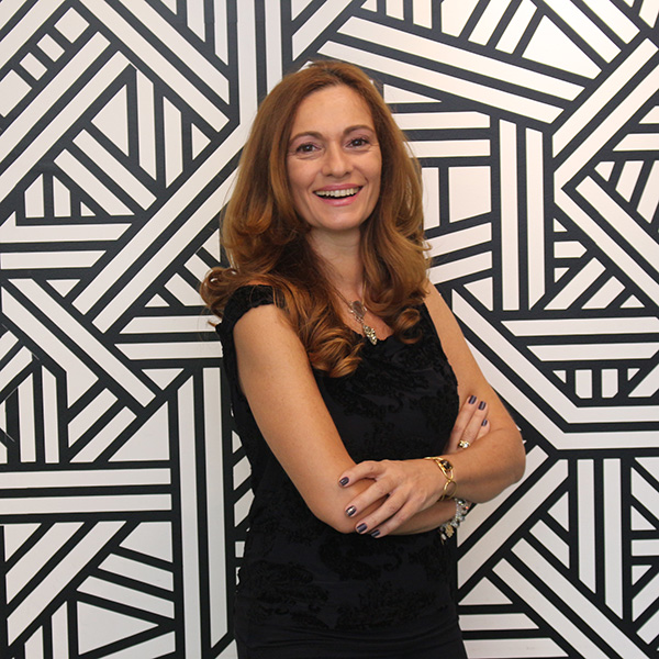 Catarina Pierangeli na Gestão Estratégica da Comunicação nas Mídias Digitais